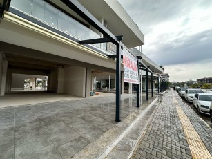 Alanya Alkü Yanındaki Plaza'da Kiralık Depolu Dükkan